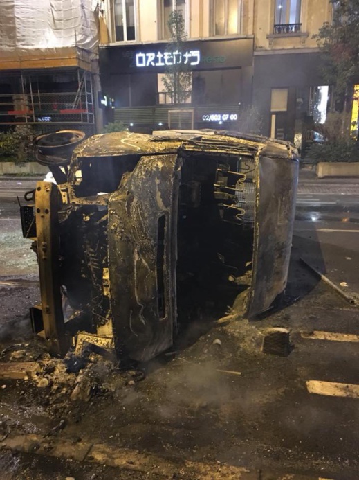 أعمال شغب تتخلل إحتفالات مغاربة بروكسل بتأهل المنتخب الوطني المغربي لنهائيات كأس العالم أعمال شغب تتخلل إحتفالات مغاربة بروكسل بتأهل المنتخب الوطني المغربي لنهائيات كأس العالم