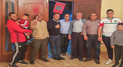 عائلة حارس المنتخب الوطني تابعت بحماس في منزلها ببني شيكر مباراة المغرب ضد الكوت ديفوار عائلة حارس المنتخب الوطني تابعت بحماس في منزلها ببني شيكر مباراة المغرب ضد الكوت ديفوار