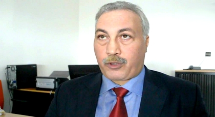 رئيس جماعة لوطا بالحسيمة يستغل مناسبة تأهل المنتخب ويطالب بالإفراج عن معتقلي الريف رئيس جماعة لوطا بالحسيمة يستغل مناسبة تأهل المنتخب ويطالب بالإفراج عن معتقلي الريف