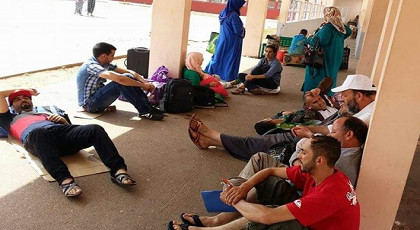 نشطاء في حراك الريف يطلقون هشتاغ فايسبوكيا لدعم أقارب وأسر معتقليهم بعد توقيف "حافلة" مجلس اليزمي نشطاء في حراك الريف يطلقون هشتاغ فايسبوكيا لدعم أقارب وأسر معتقليهم بعد توقيف "حافلة" مجلس اليزمي