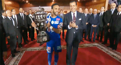 الرجاء البيضاوي يتوج بلقب كأس العرش على حساب الدفاع الجديدي الرجاء البيضاوي يتوج بلقب كأس العرش على حساب الدفاع الجديدي