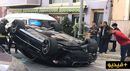 فيديو.. سيارة فارهة تسير بسرعة جنونية تصدم سيارتين متوقفتين وتنقلب رأسا على عقب وسط مليلية فيديو.. سيارة فارهة تسير بسرعة جنونية تصدم سيارتين متوقفتين وتنقلب رأسا على عقب وسط مليلية