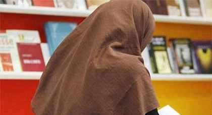 محكمة فرنسية تصدر قرارا يتيح لشركات القطاع الخاص فصل المحجبات وفق هذه الشروط محكمة فرنسية تصدر قرارا يتيح لشركات القطاع الخاص فصل المحجبات وفق هذه الشروط