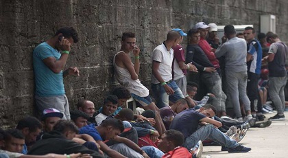 إسبانيا تتخوف من موجة هجرة جديدة من المغرب بسبب الجفاف وحراك الريف إسبانيا تتخوف من موجة هجرة جديدة من المغرب بسبب الجفاف وحراك الريف
