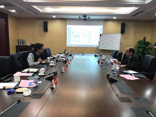 العماري يكثف من لقاءاته مع الشركات الصينية من أجل جلب الاستثمارات لجهة طنجة تطوان الحسيمة العماري يكثف من لقاءاته مع الشركات الصينية من أجل جلب الاستثمارات لجهة طنجة تطوان الحسيمة