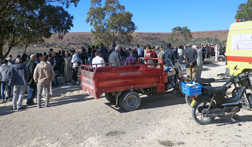 ساكنة بني سيدال تودع في جنازة مهيبة التلميذ الذي سقط من فوق إحدى البنايات بسلوان ساكنة بني سيدال تودع في جنازة مهيبة التلميذ الذي سقط من فوق إحدى البنايات بسلوان