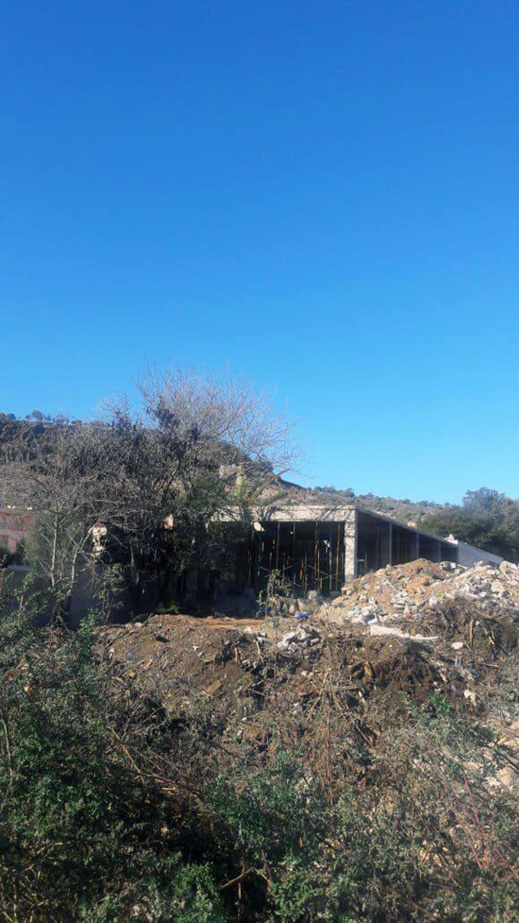 تشييد بنايات وسط طريق عمومية بأزغنغان ومطالب بهدمها وإرجاع العقار الى حالته الطبيعية تشييد بنايات وسط طريق عمومية بأزغنغان ومطالب بهدمها وإرجاع العقار الى حالته الطبيعية