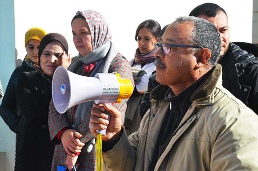 نقابيون يحتجون أمام مندوبية وزارة الصحة وهذه هي مطالبهم نقابيون يحتجون أمام مندوبية وزارة الصحة وهذه هي مطالبهم