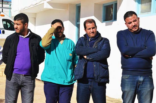 نقابيون يحتجون أمام مندوبية وزارة الصحة وهذه هي مطالبهم نقابيون يحتجون أمام مندوبية وزارة الصحة وهذه هي مطالبهم