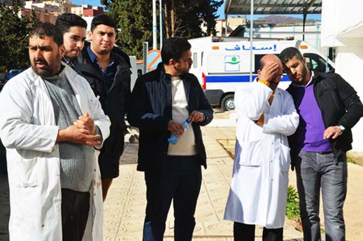 نقابيون يحتجون أمام مندوبية وزارة الصحة وهذه هي مطالبهم نقابيون يحتجون أمام مندوبية وزارة الصحة وهذه هي مطالبهم