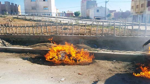 مجهولون يحرقون حاويات الأزبال بالناظور ومواطنون ينددون 