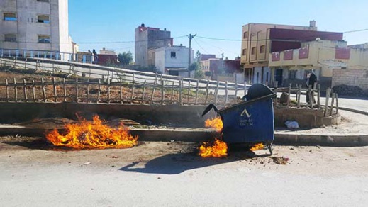 مجهولون يحرقون حاويات الأزبال بالناظور ومواطنون ينددون 