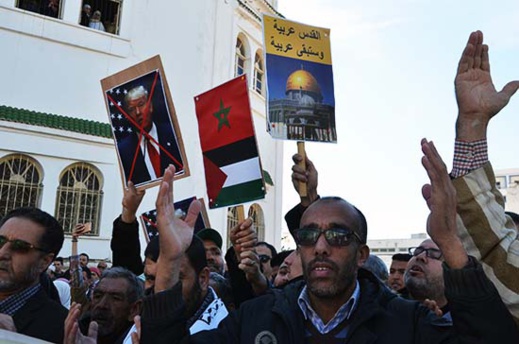 ساكنة الناظور تتضامن مع الفلسطينيين وترفض القرار  الجائر للرئيس الأمريكي 