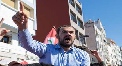 الزفزافي مخاطبا القاضي أثناء محاكمته: لن ترعبنا أحكامكم.. لنا الله ولكم أسيادكم الزفزافي مخاطبا القاضي أثناء محاكمته: لن ترعبنا أحكامكم.. لنا الله ولكم أسيادكم