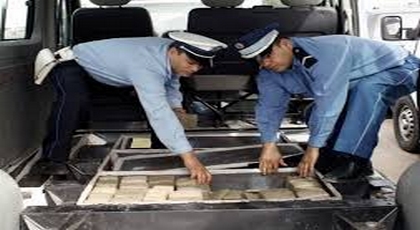 توقيف مهاجر مغربي متوجه نحو فرنسا وبحوزته 310 كيلو غرام من الحشيش توقيف مهاجر مغربي متوجه نحو فرنسا وبحوزته 310 كيلو غرام من الحشيش