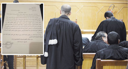 وثيقة.. اعتقال محامي انهال بالضرب على قاضي داخل المحكمة وثيقة.. اعتقال محامي انهال بالضرب على قاضي داخل المحكمة