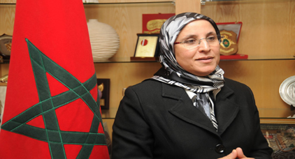 وزيرة في حكومة العثماني تطالب بتجريم العنف ضد النساء في الفايسبوك وزيرة في حكومة العثماني تطالب بتجريم العنف ضد النساء في الفايسبوك