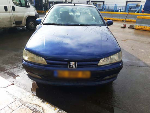 بني أنصار: إيقاف مهاجر مغربي يحترف تهريب "السيارات" من أروبا إلى الناظور بأوراق مزورة بني أنصار: إيقاف مهاجر مغربي يحترف تهريب "السيارات" من أروبا إلى الناظور بأوراق مزورة