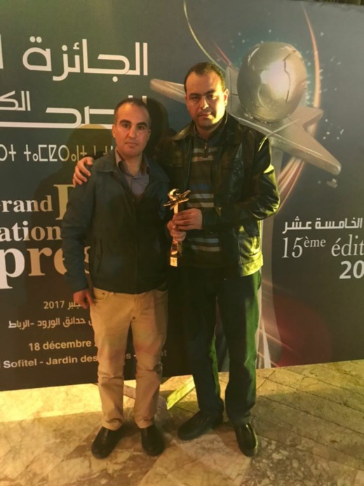 بالفيديو..  الصحافي الريفي محمد شقرون يفوز بجائزة الإنتاج الصحفي عن برنامجه الإجتماعي أمنوس 