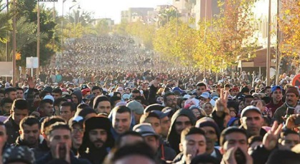 ساكنة جرادة تواصل احتجاجها لليوم الرابع على التوالي بمشاركة إطارات مدنية وسياسية ساكنة جرادة تواصل احتجاجها لليوم الرابع على التوالي بمشاركة إطارات مدنية وسياسية