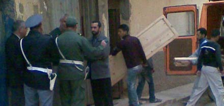 جماعة العدل والإحسان بالدريوش تستنكر منع عضو قيادي من ولوج محله التجاري جماعة العدل والإحسان بالدريوش تستنكر منع عضو قيادي من ولوج محله التجاري