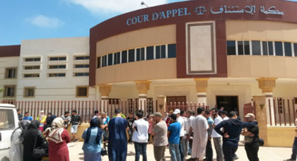 محكمة الاستئناف بالناظور تدينا "حراكيا" ب8 أشهر حبسا نافذة بعد توقيفه بمطار العروي محكمة الاستئناف بالناظور تدينا "حراكيا" ب8 أشهر حبسا نافذة بعد توقيفه بمطار العروي