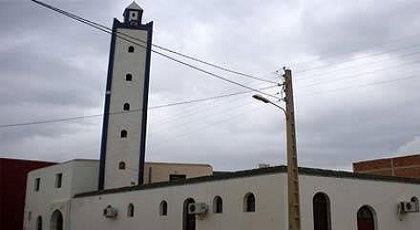 سلطات أركمان تستنطق إمام مسجد بعدما طالبت الساكنة بإبعاده وامتنع عن الامتثال لرغبتها سلطات أركمان تستنطق إمام مسجد بعدما طالبت الساكنة بإبعاده وامتنع عن الامتثال لرغبتها
