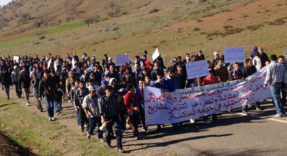 أشكال إحتجاجية متنوعة بكل من الحسيمة وامزورن وتماسينت للمطالبة باطلاق سراح المعتقلين أشكال إحتجاجية متنوعة بكل من الحسيمة وامزورن وتماسينت للمطالبة باطلاق سراح المعتقلين