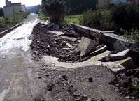 انهيار قنطرة ببني شيكر بسبب الترميم الغير المسؤول انهيار قنطرة ببني شيكر بسبب الترميم الغير المسؤول