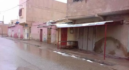 احتجاج الشرق.. ساكنة تندرارة تخوض إضرابا عاما يشل المدينة عقب احتجاجات عارمة احتجاج الشرق.. ساكنة تندرارة تخوض إضرابا عاما يشل المدينة عقب احتجاجات عارمة