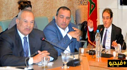 دخلة سخونة.. أبرشان يعري "الفساد" المستشري بمعبر مليلية ويكشف بؤر الرشوة بها دخلة سخونة.. أبرشان يعري "الفساد" المستشري بمعبر مليلية ويكشف بؤر الرشوة بها