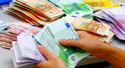 تحويلات المغاربة المقيمين في الخارج تقفز إلى 148 مليار درهم تحويلات المغاربة المقيمين في الخارج تقفز إلى 148 مليار درهم