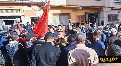 ساكنة حي اولاد بوطيب تثور في وجه مسؤولي مدينة الناظور ساكنة حي اولاد بوطيب تثور في وجه مسؤولي مدينة الناظور