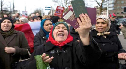 المغرب يوقف مطاردة هولاندا السرية لممتلكات المهاجرين المغاربة المغرب يوقف مطاردة هولاندا السرية لممتلكات المهاجرين المغاربة