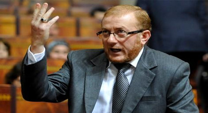 محمد نجيب بوليف يتراجع عن قوانين السياقة الجديدة بعد شد ورد مع مهنيي تعليم السياقة محمد نجيب بوليف يتراجع عن قوانين السياقة الجديدة بعد شد ورد مع مهنيي تعليم السياقة