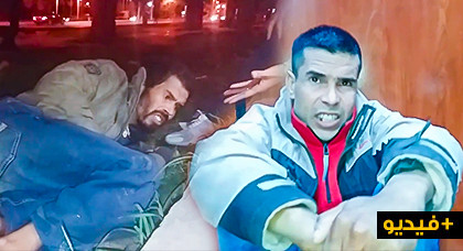 الحلاق الناظوري يواصل حملة إنقاذ المتشردين من الشارع بنقل "معاق" مختل عقليا إلى مستشفى بوجدة الحلاق الناظوري يواصل حملة إنقاذ المتشردين من الشارع بنقل "معاق" مختل عقليا إلى مستشفى بوجدة
