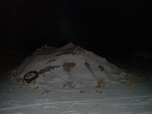 تندرارة.. مواطنون ينتظرون داخل خيام مهترئة تدخل السلطات لانقاذهم من موجه البرد القارس تندرارة.. مواطنون ينتظرون داخل خيام مهترئة تدخل السلطات لانقاذهم من موجه البرد القارس