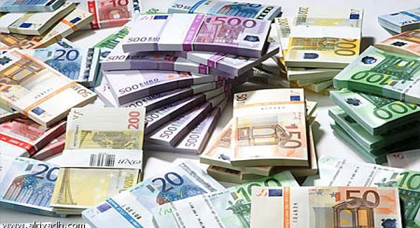 توقيف مهاجر مغربي بحوزته أزيد من 200 مليون مجهولة المصدر بإيطاليا توقيف مهاجر مغربي بحوزته أزيد من 200 مليون مجهولة المصدر بإيطاليا