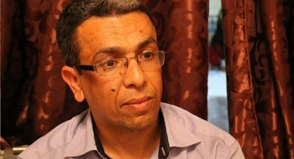 المهداوي يبكي ويتسحر داخل قاعة المحكمة اثر اصابة والده بالعمى المهداوي يبكي ويتسحر داخل قاعة المحكمة اثر اصابة والده بالعمى
