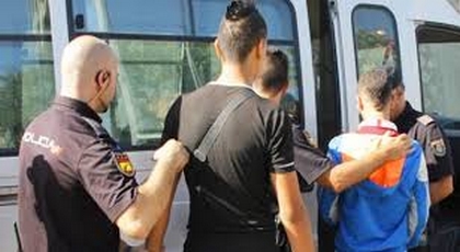مثير.. أزيد من 3100 محاولة تسلل لميناء مليلية المحتلة من طرف الحراكة في شهر واحد مثير.. أزيد من 3100 محاولة تسلل لميناء مليلية المحتلة من طرف الحراكة في شهر واحد