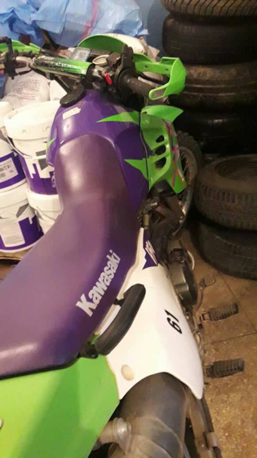 جمارك فرخانة تفشل عملية تهريب دراجة نارية من طراز "كاوازاكي" مجهولة الهوية