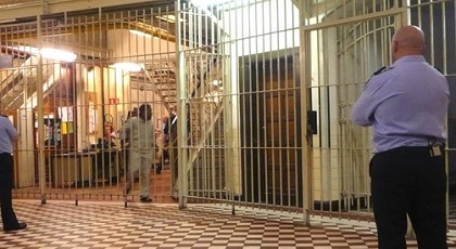 المهاجرون المغاربة يتصدرون لائحة عدد نزلاء السجون بفرنسا المهاجرون المغاربة يتصدرون لائحة عدد نزلاء السجون بفرنسا