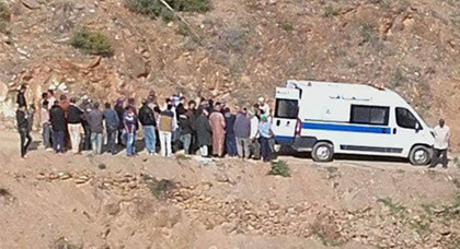 فاجعة.. مصرع ثلاثة أشخاص إثر انقلاب سيارتهم في منحدر جبلي عميق نواحي الدريوش فاجعة.. مصرع ثلاثة أشخاص إثر انقلاب سيارتهم في منحدر جبلي عميق نواحي الدريوش
