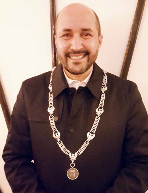 ناظورسيتي في قلب حاضرة "أرنيهم" الهولندية وتنقل عن عمدتها الريفي أحمد مركوش نصيحته لمسؤولي الناظور ناظورسيتي في قلب حاضرة "أرنيهم" الهولندية وتنقل عن عمدتها الريفي أحمد مركوش نصيحته لمسؤولي الناظور