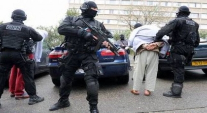 إغلاق عدة مساجد والإعلان عن إفشال مخططات إرهابية بفرنسا