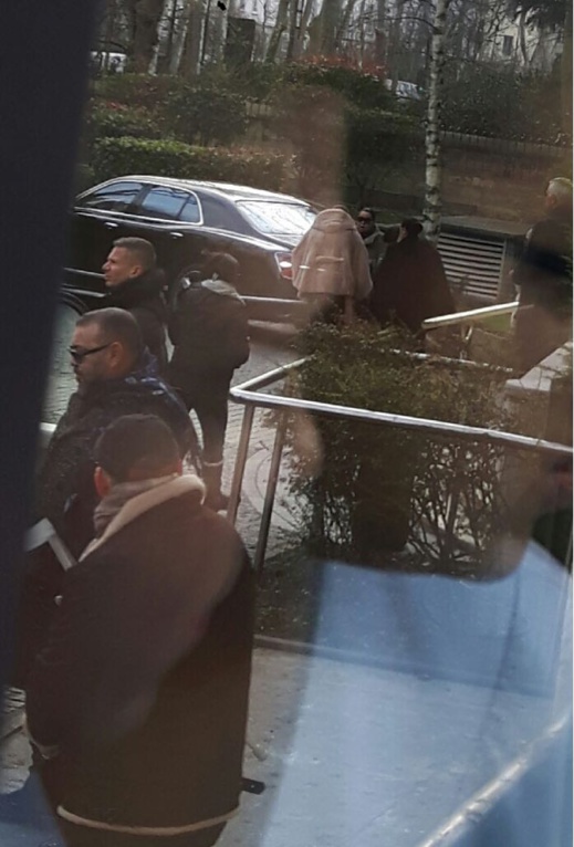 هكذا غادر الملك محمد السادس المستشفى بعد عملية جراحية تكللت بالنجاح هكذا غادر الملك محمد السادس المستشفى بعد عملية جراحية تكللت بالنجاح