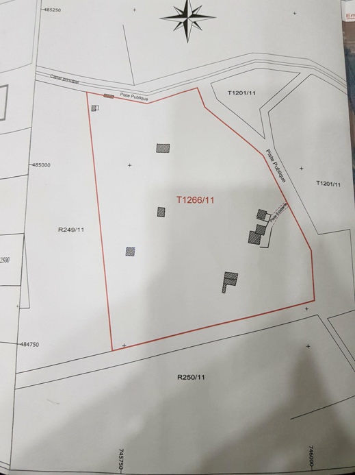 غريب.. بعدما قامت المحكمة بفتح طريق بزايو جهات أخرى تسعى لغلقه مرة أخرى وحرمان عائلة من الخروج من منزلها غريب.. بعدما قامت المحكمة بفتح طريق بزايو جهات أخرى تسعى لغلقه مرة أخرى وحرمان عائلة من الخروج من منزلها