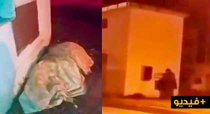 موقف مرعب في الناظور.. شاهدوا كيف دخل متشرد في موجة جنون بعد أن حاول حلاق المتشردين أن يحدثه موقف مرعب في الناظور.. شاهدوا كيف دخل متشرد في موجة جنون بعد أن حاول حلاق المتشردين أن يحدثه