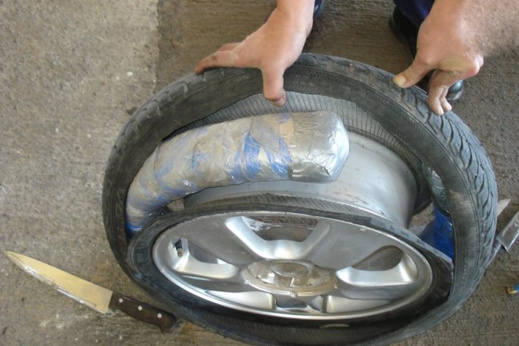 المدعي العام بمليلية يطالب بسجن مغربي حاول ادخال 5.7 كلغ من المخدرات عبر فرخانة المدعي العام بمليلية يطالب بسجن مغربي حاول ادخال 5.7 كلغ من المخدرات عبر فرخانة