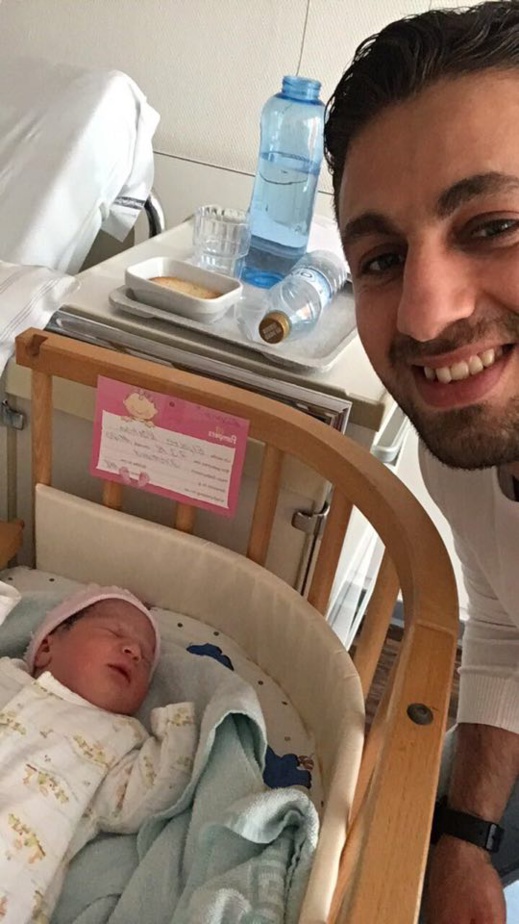 تهنئة للبطل الناظوري ادريس الجلطي بمناسبة ازدياد فراشه بمولودة جديدة تهنئة للبطل الناظوري ادريس الجلطي بمناسبة ازدياد فراشه بمولودة جديدة